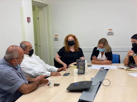 الطيبي والسعدي ويجتمعان بطاقم وزارة الصحة لمناقشة قضية خريجي التمريض وشهادات الاستحقاق